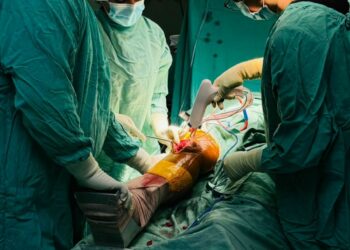 Ney Arias Lora realiza jornada quirúrgica; más de 12 pacientes fueron intervenidos de reemplazos articulares