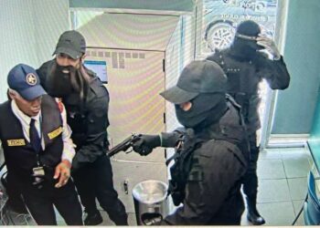 Difunden Imágenes de los asaltantes de la Oficina del Banco Popular en la Avenida Luperón