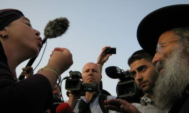 Miles de ultraortodoxos protestas contra la sentencia que les obliga a hacer el servicio militar