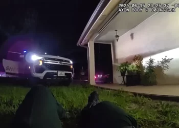 Joven mata a sus padres antes de caer a mano de la policía