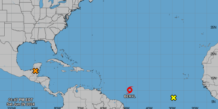 Tormenta BERYL continúa fortaleciéndose en el entorno de las antillas menores