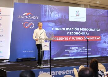 Canciller Álvarez sugiere crear Ministerio de Ciencia y Tecnología