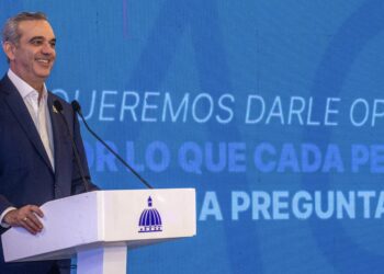 Abinader responde a expulsión de diplomáticos dominicanos en Venezuela