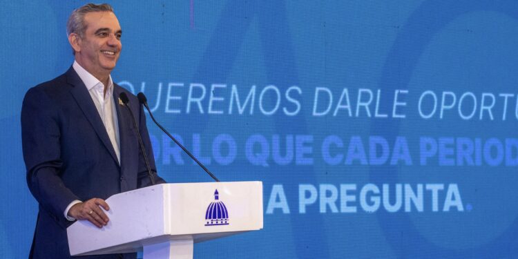 Abinader responde a expulsión de diplomáticos dominicanos en Venezuela