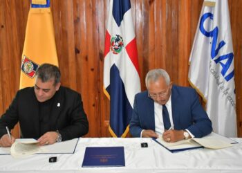 ONAPI y la UCNE promoverán la innovación y la tecnología en San Francisco de Macorís