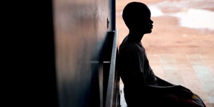 Millones de mujeres jóvenes sufren a manos de sus parejas íntimas