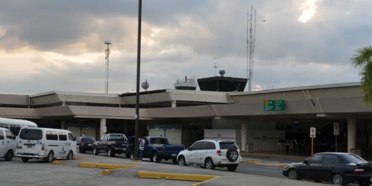 Confiscan maleta con marihuana en el Aeropuerto Gregorio Luperón