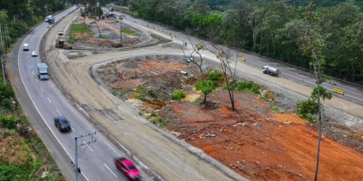 Abinader: entrada de autopista Duarte a Santo Domingo será ampliada a 16 carriles