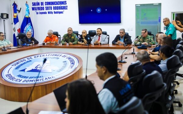 Últimas orientaciones para Pedernales y Barahona ante el paso del huracán Beryl