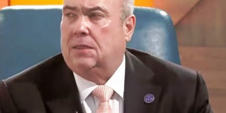 Charles Mariotti critica gastos del Gobierno y sector eléctrico