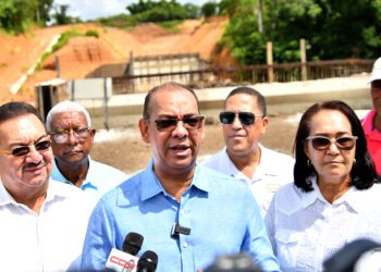Deligne Ascención destaca avance en carretera Hato Mayor-Bayaguana