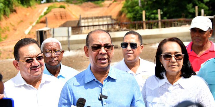 Deligne Ascención destaca avance en carretera Hato Mayor-Bayaguana