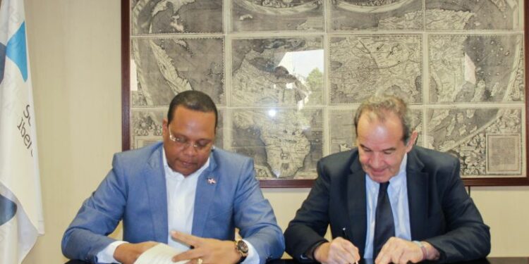 Pro Consumidor advierte sobre estafas tras hackeo de su director en WhatsApp