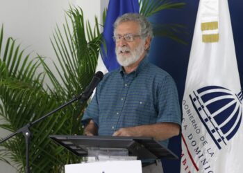 Medio Ambiente trae a experto mundial para evaluar cuevas del Pomier