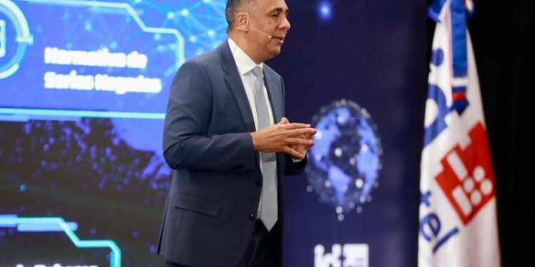 Indotel presenta logros en conectividad y telecomunicaciones