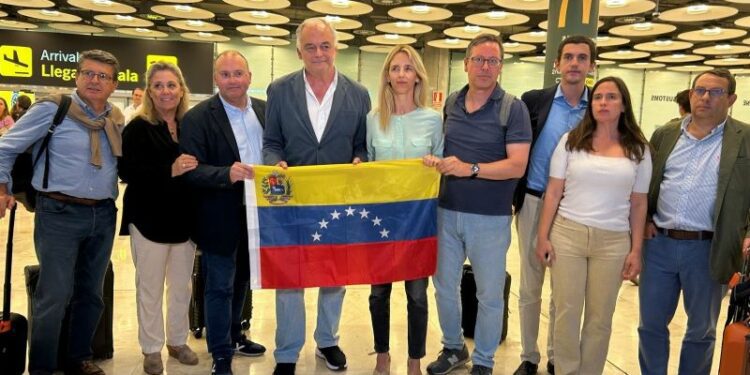 El PSOE dice representantes del PP no estaban invitados como delegados en Venezuela