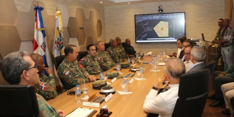 Constructores interesados en viviendas de calidad para militares dominicanos