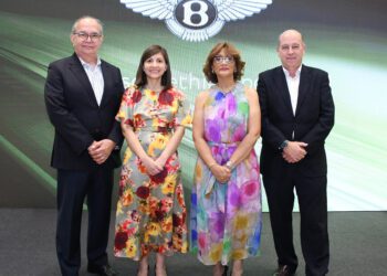 Avelino Abreu SAS pre-estrena el nuevo Bentley Continental GT Speed