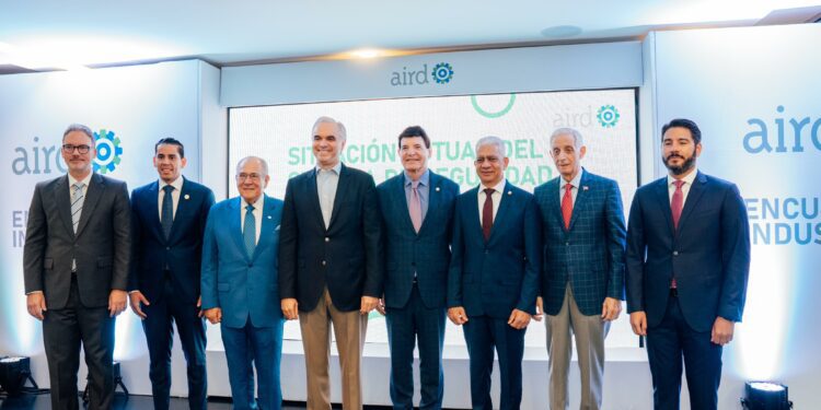 Superintendente de Pensiones subraya la necesidad de superar la baja densidad de cotización