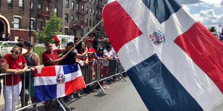 La Gran Parada muestra que son más los dominicanos en El Bronx