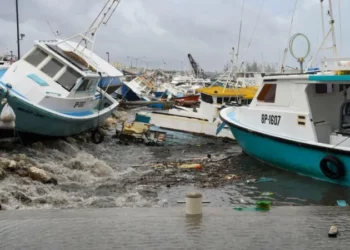 Devastador huracán Beryl azota el Caribe: Un muerto y miles de desplazados