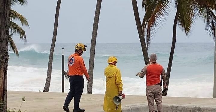 Defensa Civil implementa medidas preventivas y de respuesta ante Huracán Beryl