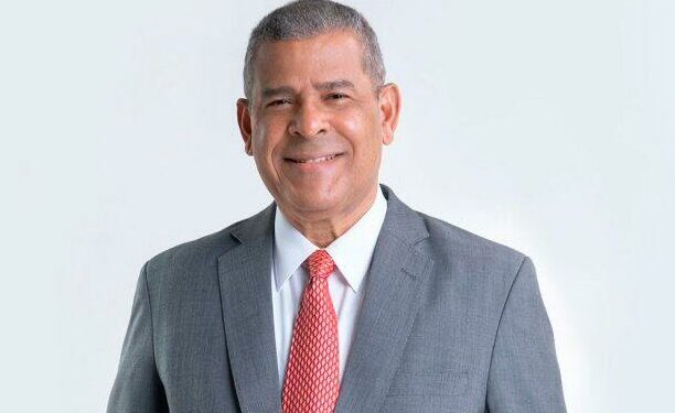 Hackean cuenta de WhatsApp a ministro de Administración Pública