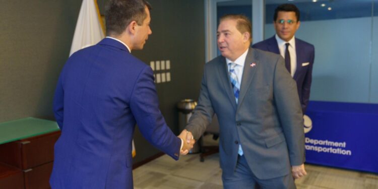 Héctor Porcella detalla beneficios del acuerdo de cielos abiertos con EE.UU.