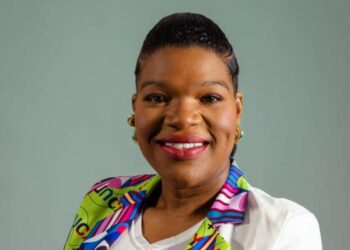 Juicio de fondo para Elizabeth Silverio por usurpación de funciones