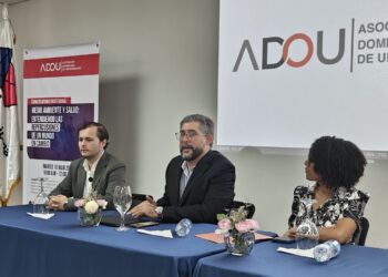 ADOU organiza conversatorio sobre cambios ambientales y de salud