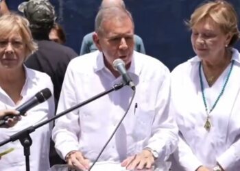 González augura tras votar que éste será "el día de la reconciliación" en Venezuela