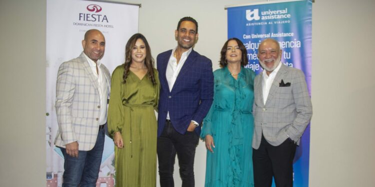 Jochy Santos, Irving Alberti y Albert Mena en gira cultural