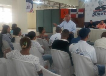 Maestros realizarán protestas por evaluación e incentivos 