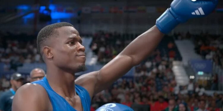 Cristian Pinales avanza a los cuartos de final en los Juegos Olímpicos de París 2024