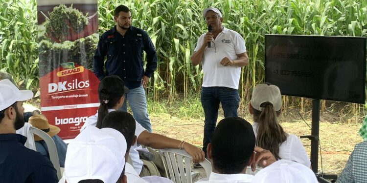 Edward Camilo destaca la importancia del ensilaje para el futuro de la ganadería