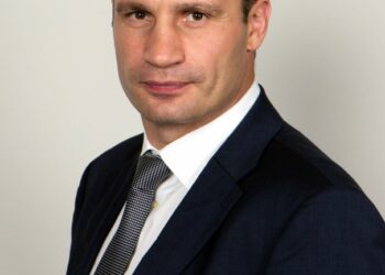 El alcalde de Kiev recomienda a Zelenski un referéndum de acuerdo de paz con Rusia