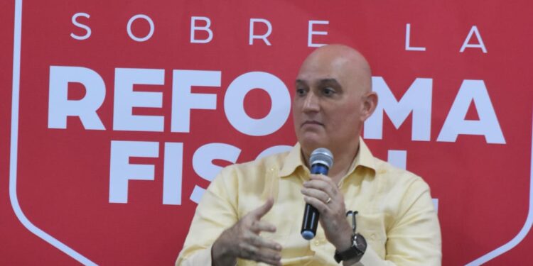 Ministro Pavel Isa Contreras apuesta por una reforma fiscal integral