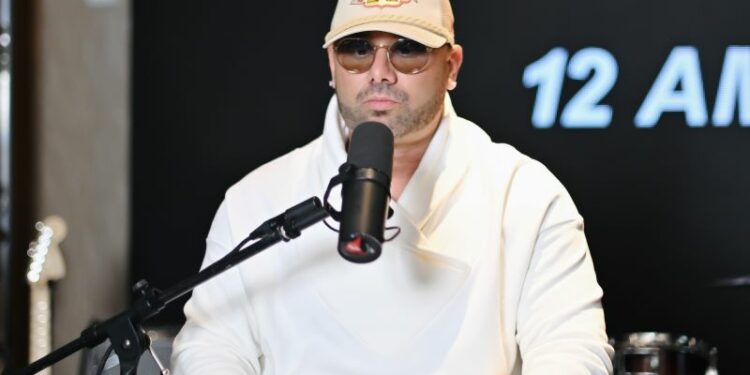 El dolor de un padre: Wisin, quien perdió a una hija, pone a llorar al Dotol Nastra