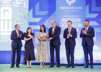 Abinader anuncia inversión extranjera supera 4,000 millones de dólares