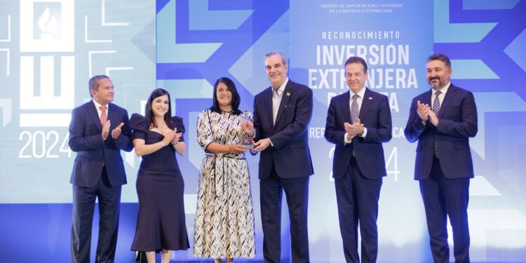 Abinader anuncia inversión extranjera supera 4,000 millones de dólares