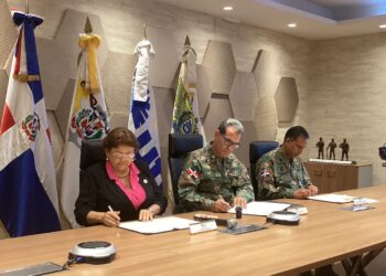 UTE y Defensa fortalecen colaboración académica para miembros de las Fuerzas Armadas