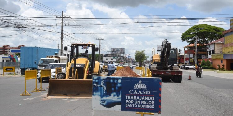 CAASD acelera obras para garantizar agua potable en Santo Domingo Este