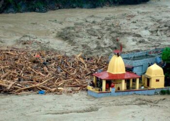 Ya son más de 180 los muertos por derrumbes en India