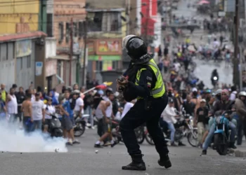 Venezuela: Mueren al menos 13 civiles en protestas contra la reelección de Maduro