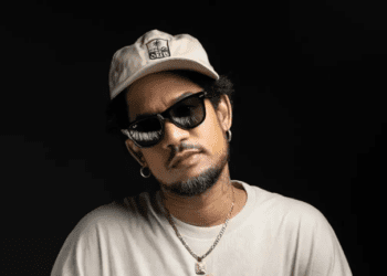 Vakero revela no ser padre biológico de uno de sus hijos