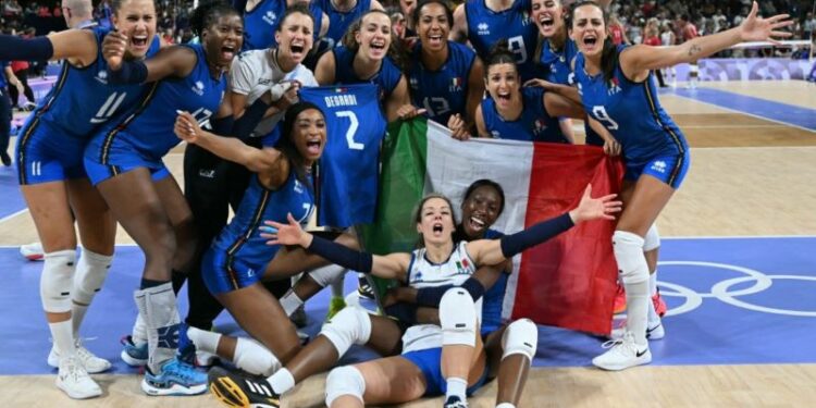 Italia destrona a Estados Unidos y conquista su primer oro en voleibol femenino