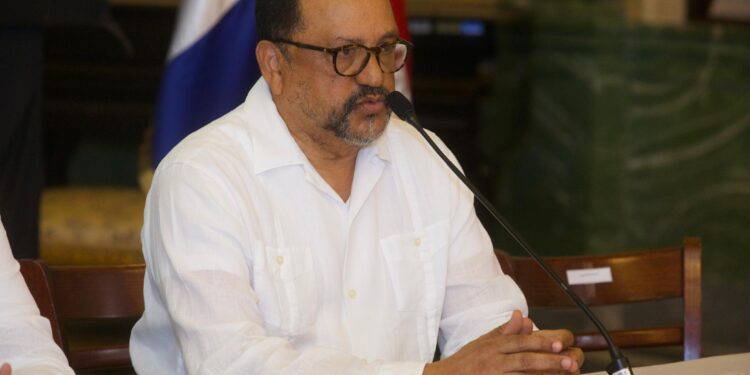 Gobierno continúa diálogo con abogados sobre Reforma Constitucional