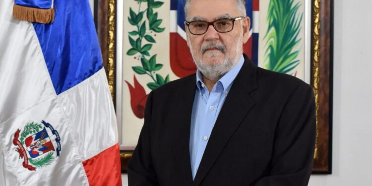 Miguel Ceara Hatton desingado como superintendente de Salud y Riesgos Laborales