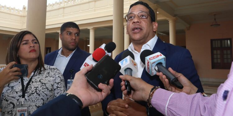 Gobierno presenta avances en contrataciones públicas a cuerpo diplomático