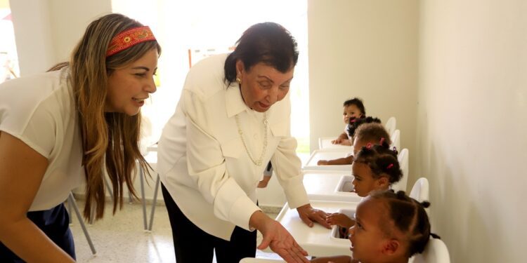 Directora del INAIPI encabeza apertura de servicios en centros CAIPI y CAFI